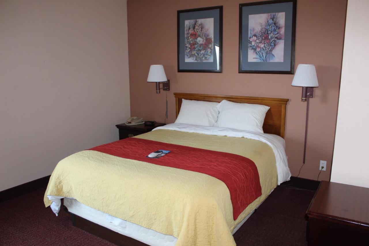 Super 8 By Wyndham Chenoa Hotel Exterior foto
