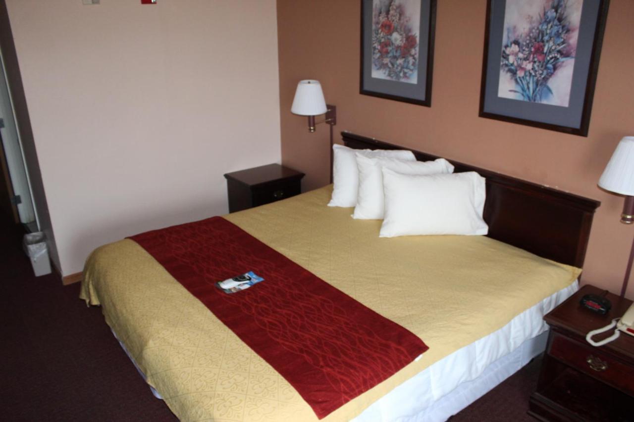 Super 8 By Wyndham Chenoa Hotel Exterior foto